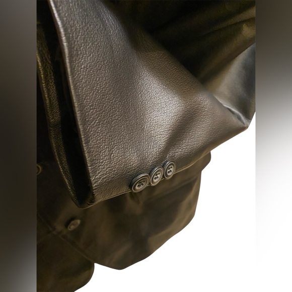 J. Ferrar~
Men’s Sleek Black 100% Leather Blazer Jacket 
Size Medium 
NEW - Picture 5 of 13